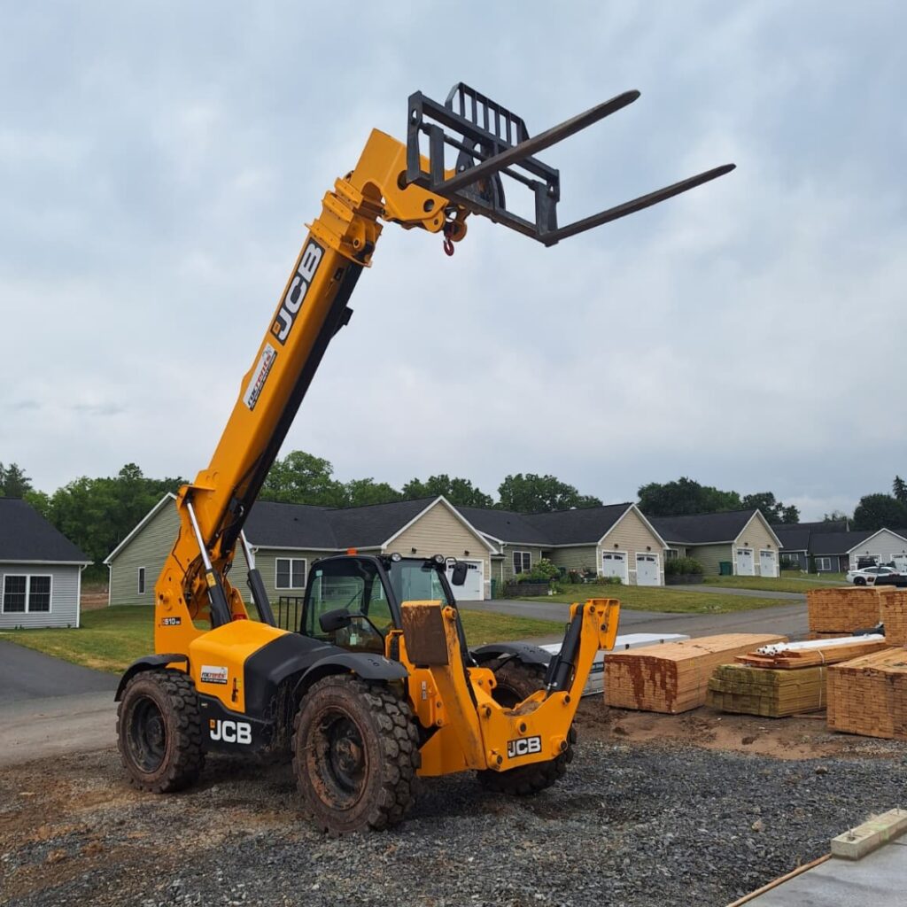 JCB_vs_JLG_Telehandlers-IMAGE-blog-1